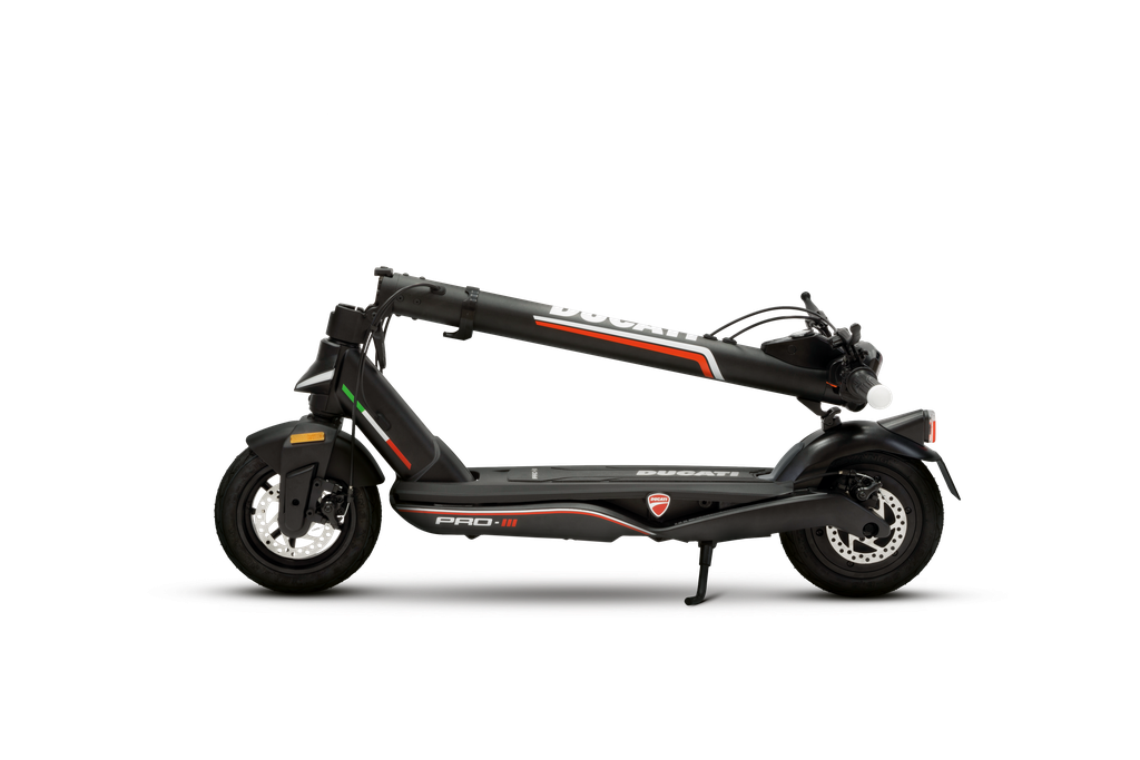 Trottinette électrique - Ducati Pro IIIR clignotants - Excellent Trottinettes par Ducati - Seulement €599! Acheter maintenant sur Nexyo.fr