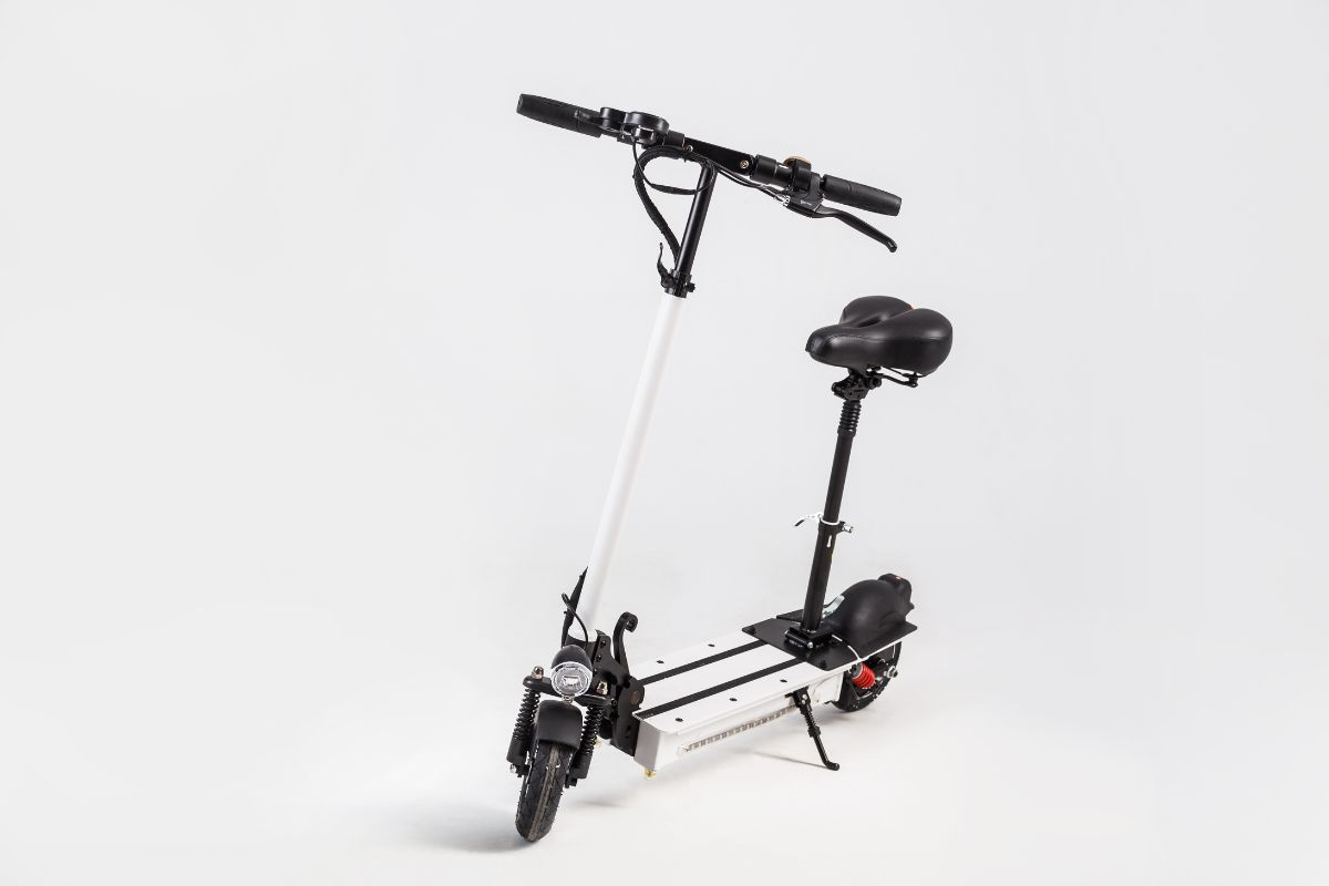 Comparaison des meilleurs modèles de trottinettes électriques : Dualtron, Nami et Teverun